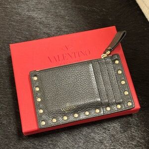 Valentino Garavani Rock Stud Cardholder with Zipper
